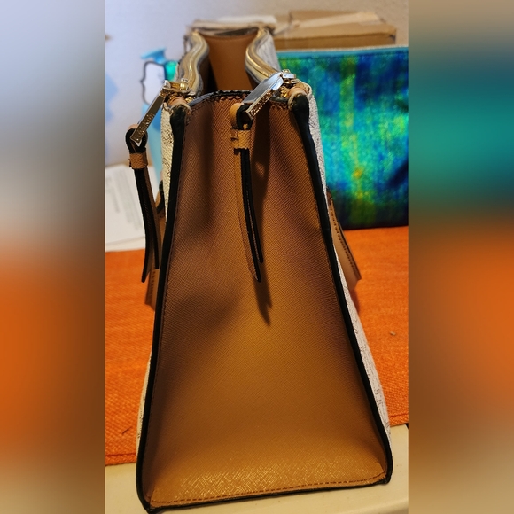 Calvin Klein Bag Purse Satchel Beige Tan Gold Hardware BENIFITS CHARITY - Picture 3 of 16